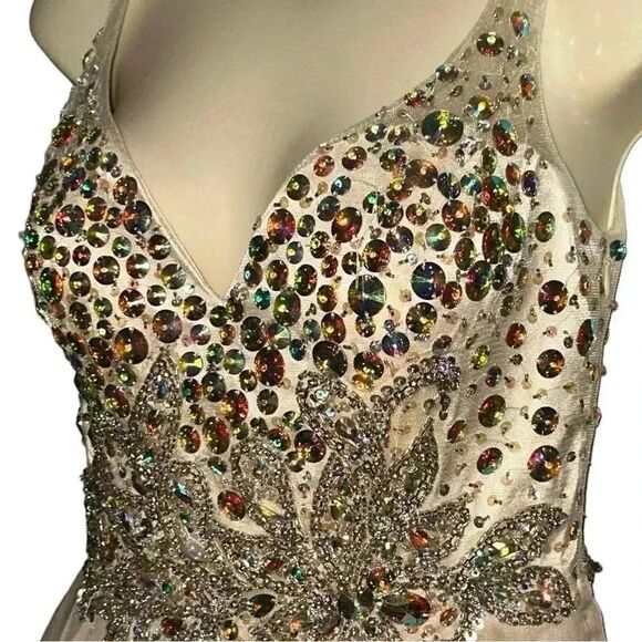 Glamorous Dress - Picture 4 of 10